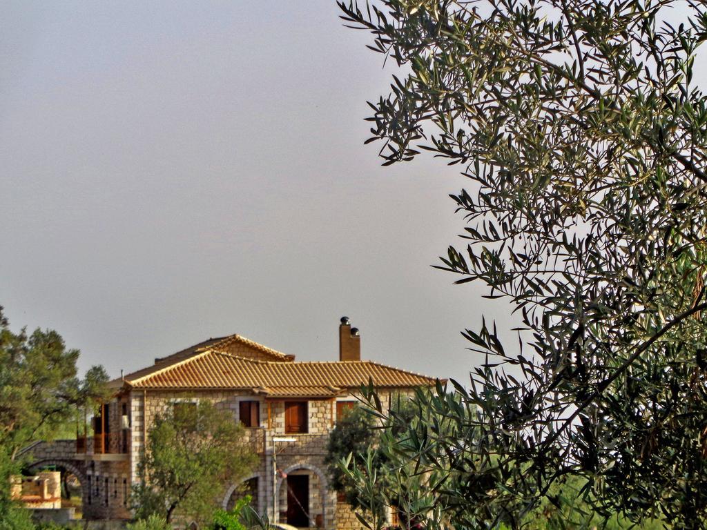 Menina Farm Kalamata Countryside בית כפרי Perivolákia
